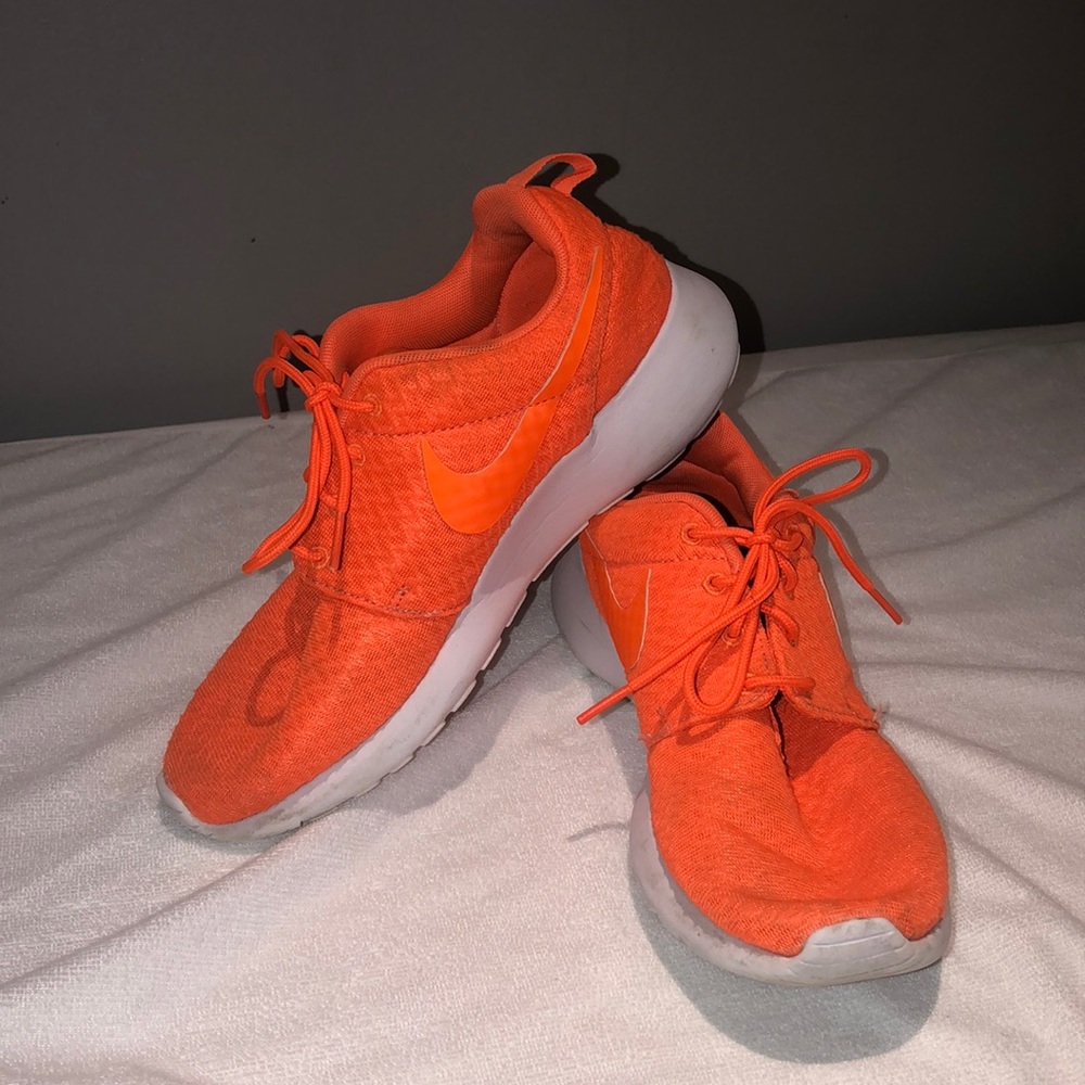 Nike roshes